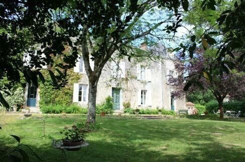 Villa DOMAINE de la BORLIERE Fenioux  Exterior foto